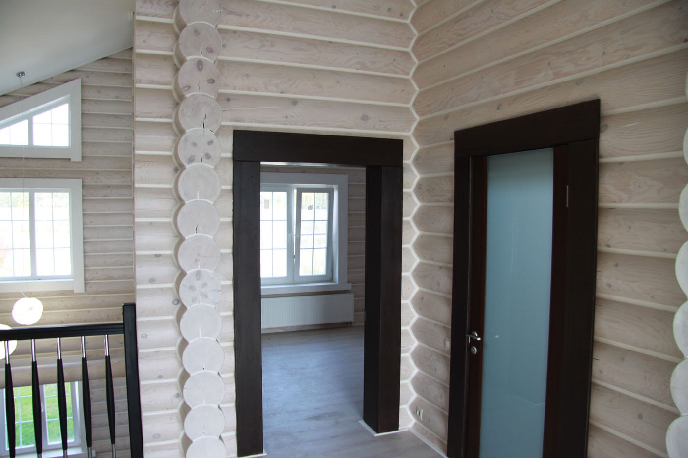 Железная дверь в деревянный дом. Купить железную дверь в деревянный дом